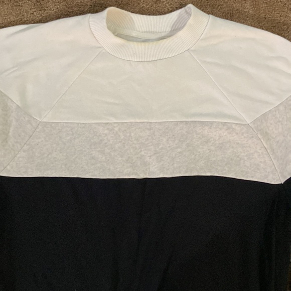 AE SweatShirt - Picture 4 of 6